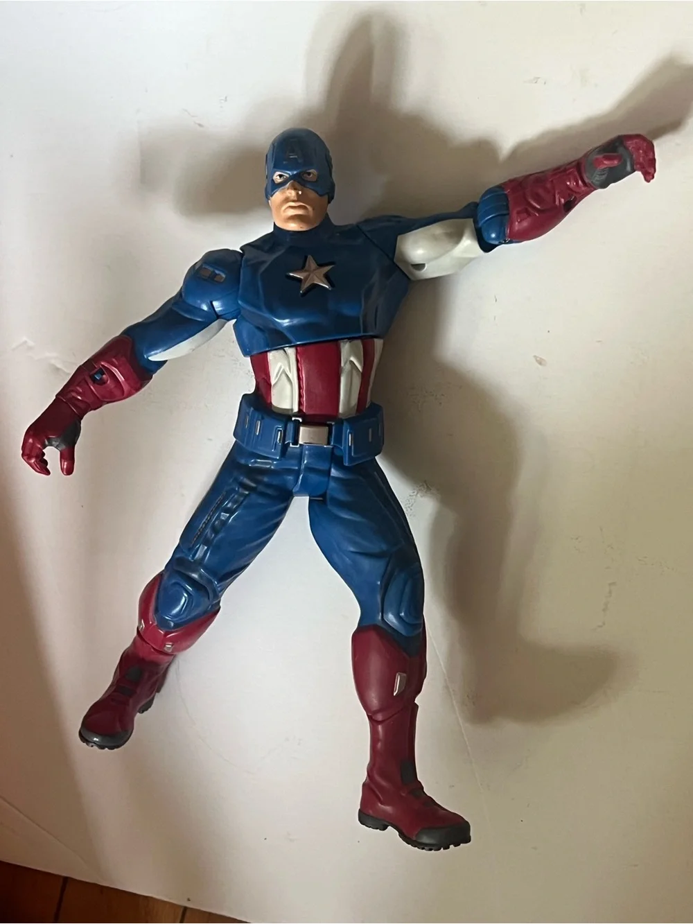 Captain America Ultra Strike 11” Inch Talking Action Figure Hasbro Marvel 2012